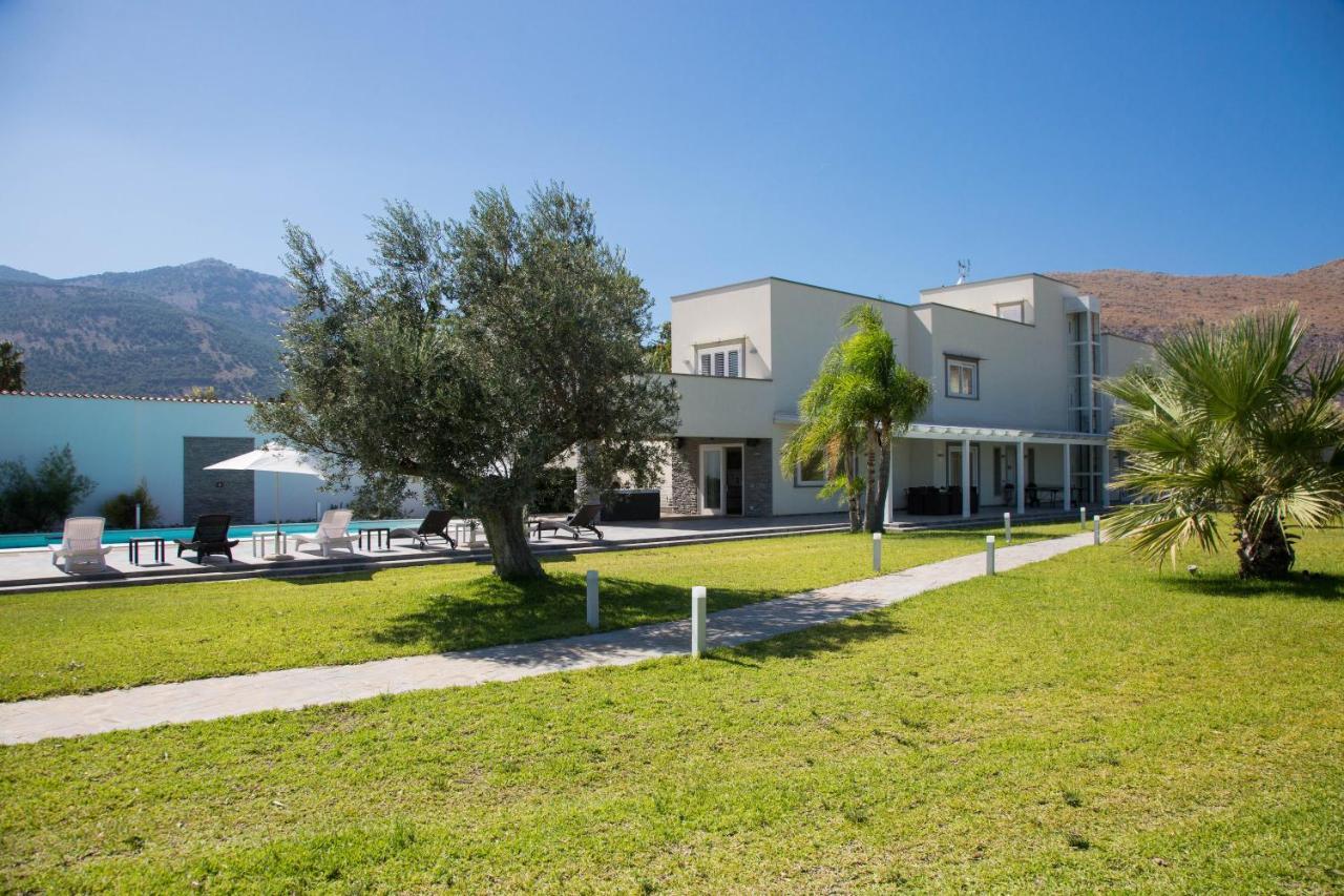 Luxury Villa Spa Монделло Екстер'єр фото